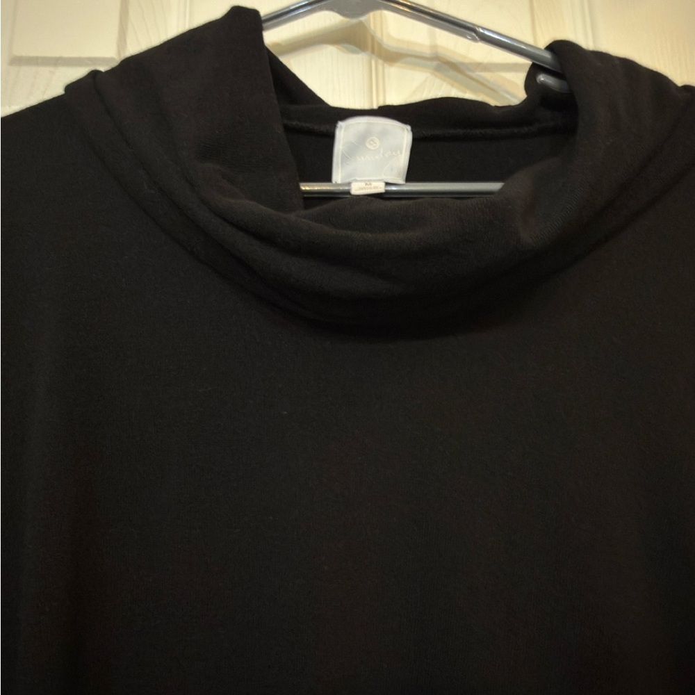 Sunday‎ Black Cowl Neck Flowy Top - Picture 4 of 9